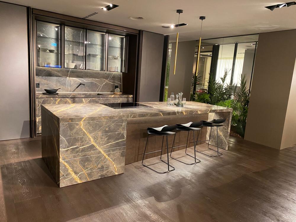 sgabello BCN di Kristalia